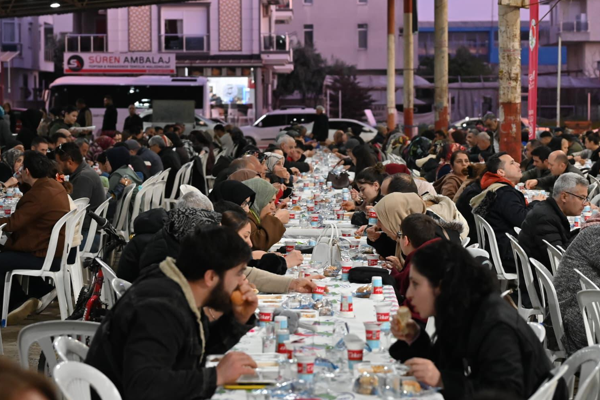 Kepez’de vatandaşlar iftar sofralarında buluştu  <