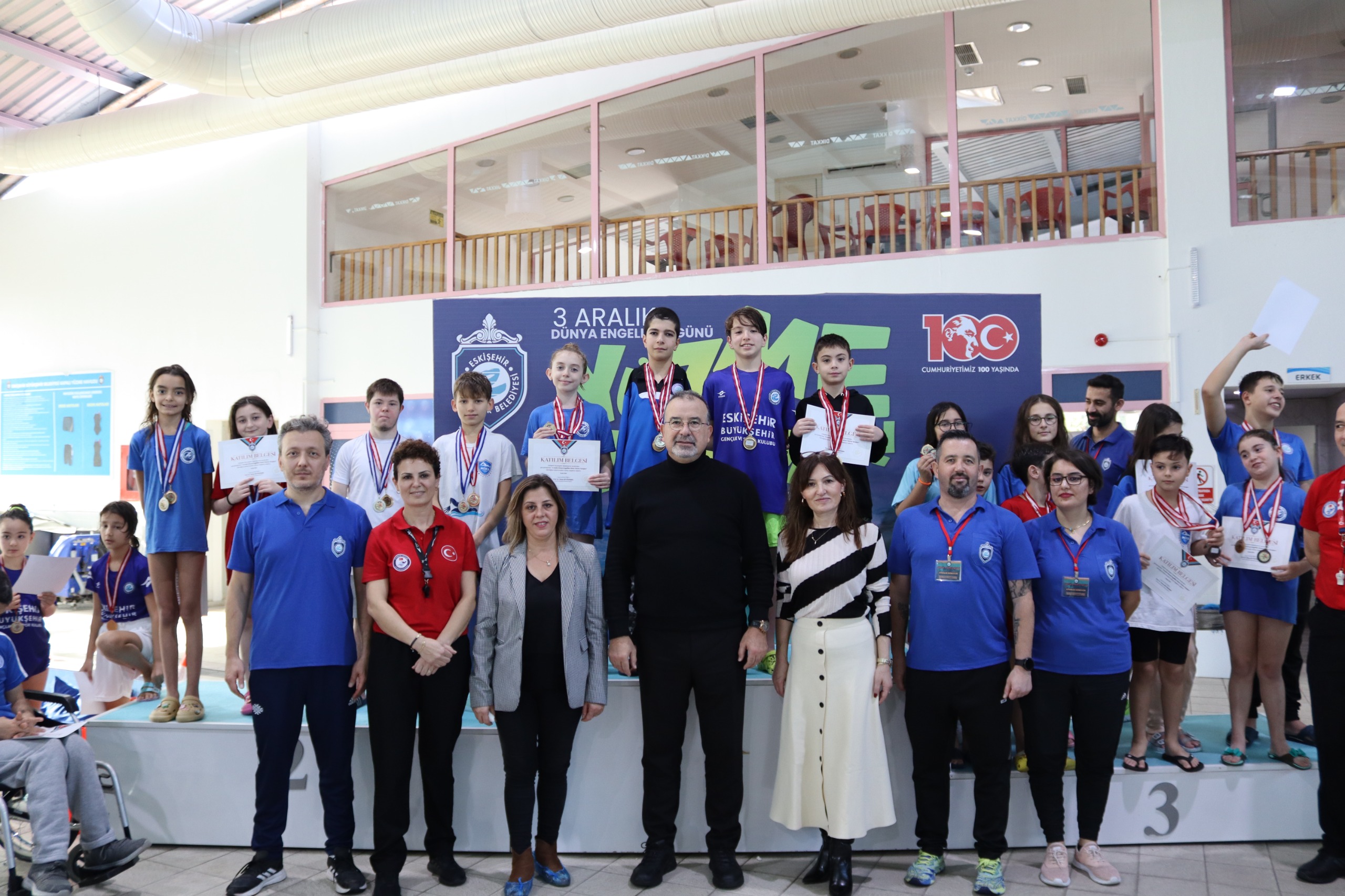 Eskişehir'de “3 Aralık Dünya Engelliler Günü Yüzme Yarışları” düzenlendi<