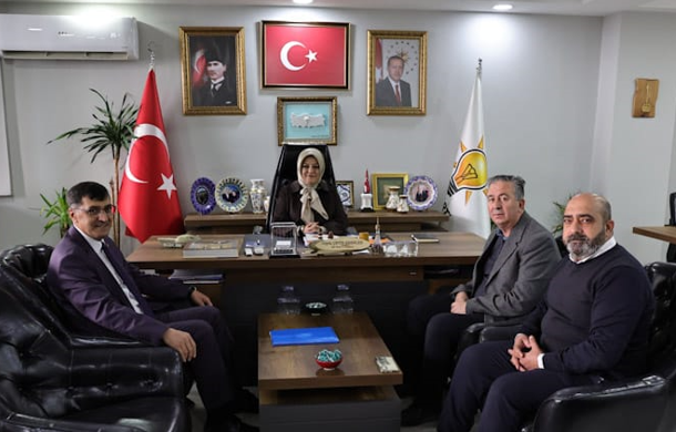 Başkan Kahveci, AK Parti Kütahya İl Başkanlığını ziyaret etti