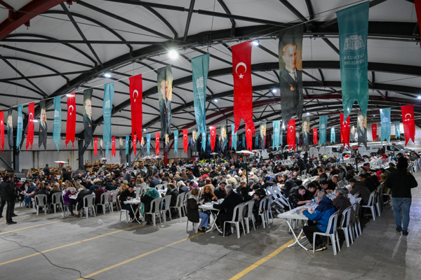 Beşiktaş’ta mahalle iftarları başladı<