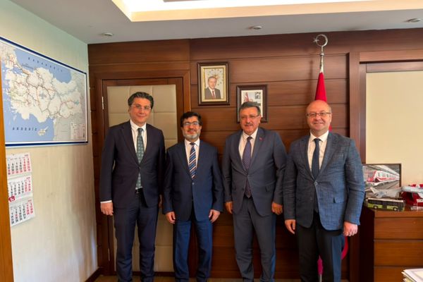 Başkan Genç, Ankara’da raylı sistem ve yeni havalimanı projelerini değerlendirdi<