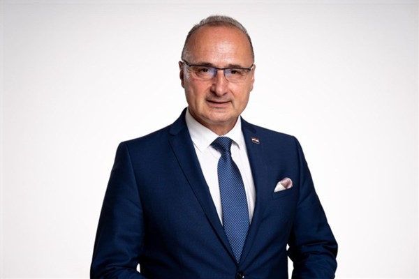 Radman'dan Ukrayna’ya destek mesajı<