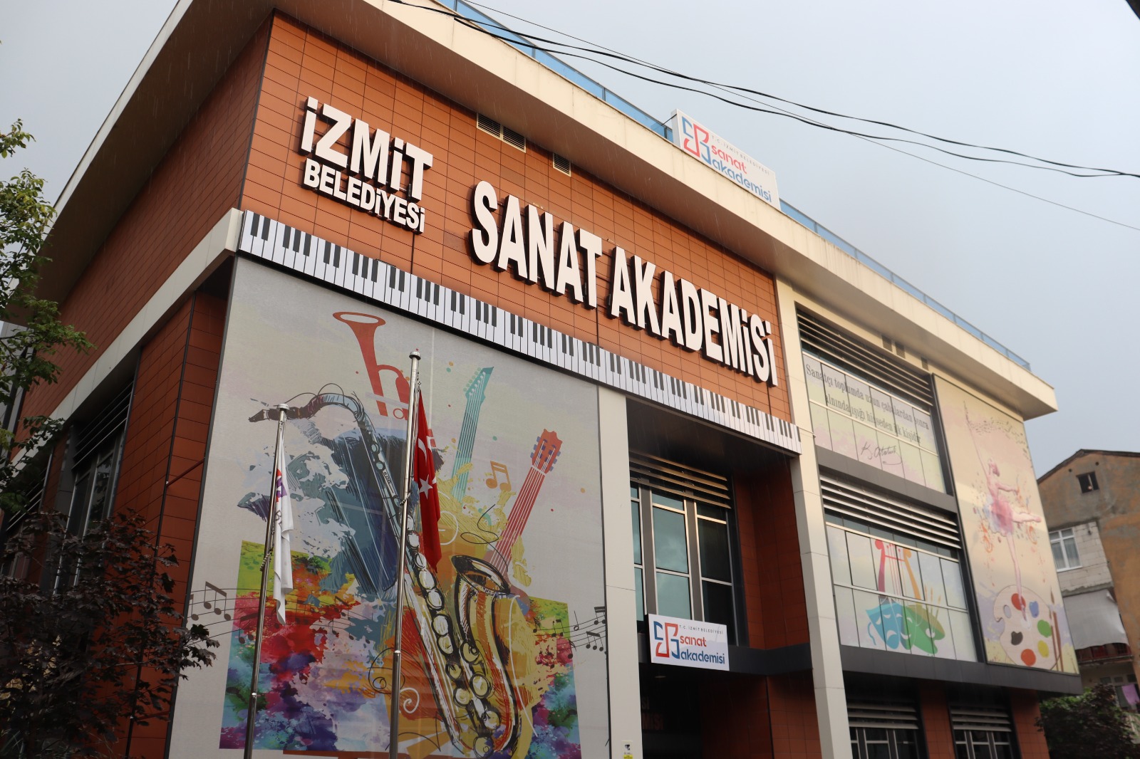 İzmit Belediyesi Sanat Akademisi’nde müzik ve koro sınavları için başvurular sürüyor