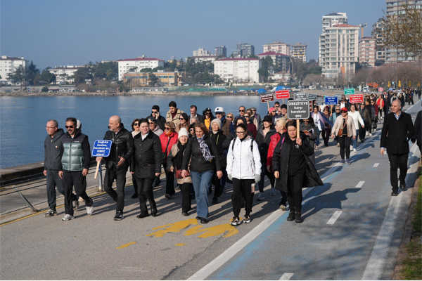 Kadıköy’de obezite farkındalık yürüyüşü<