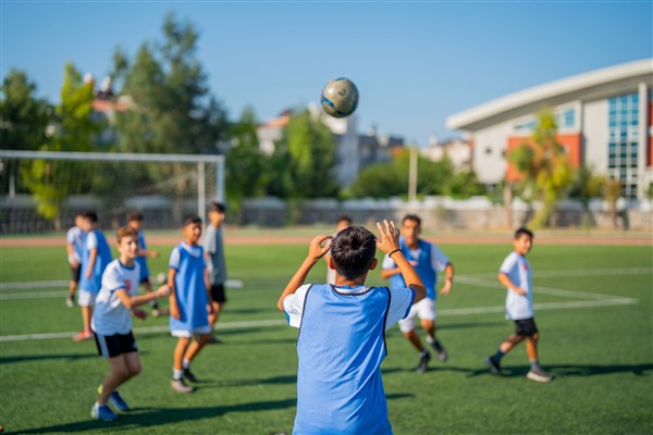 Milas Belediyesi Yaz Futbol Okulu’nda antrenmanlar devam ediyor<