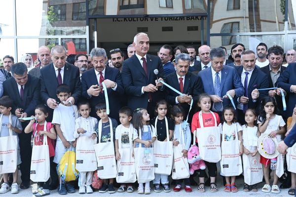 Bakan Ersoy: Kütüphanelerde kullanım alanı ve üye sayısı rekor seviyeye ulaştı<