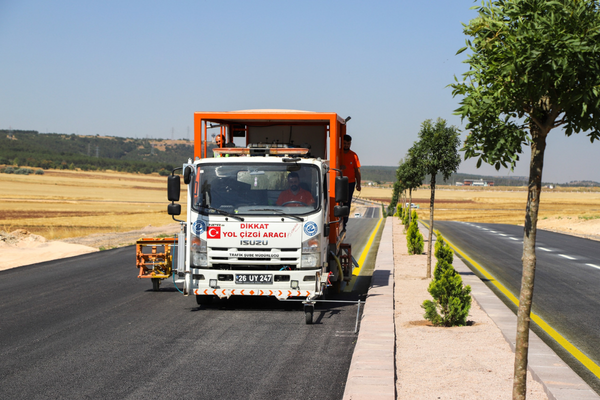 Eskişehir’de yollar yeni çizgileriyle daha güvenli hale geliyor<
