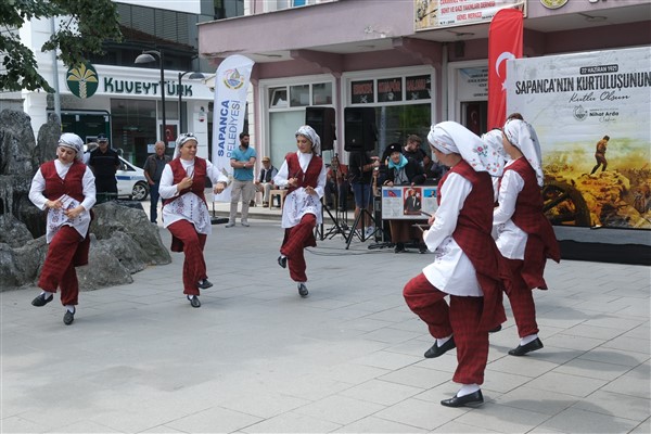 Sapanca’nın kurtuluşunun 104. yılı kutlandı<