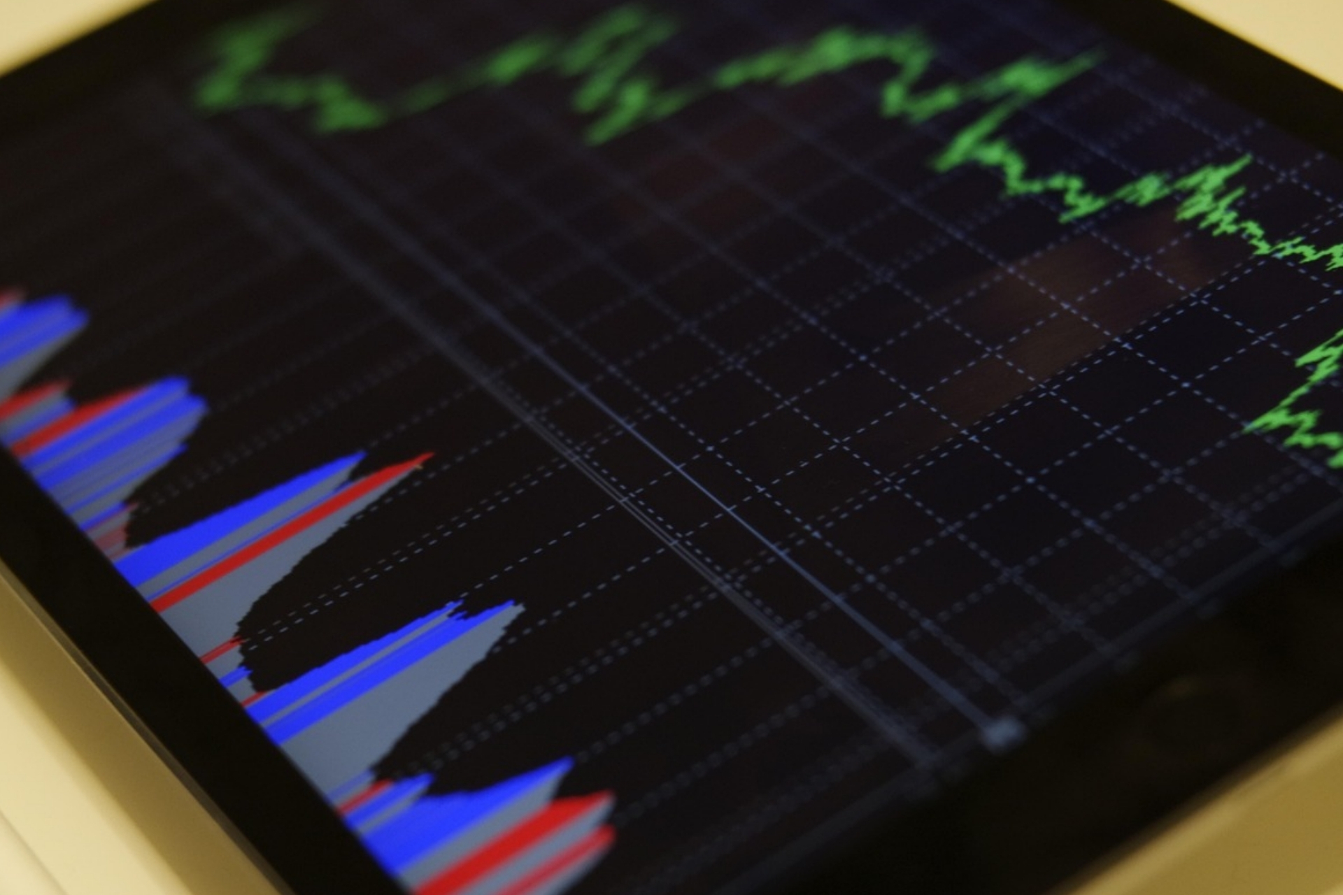 BIST100 endeksi yüzde 2,72 artışla 14.588 puana yükseldi<