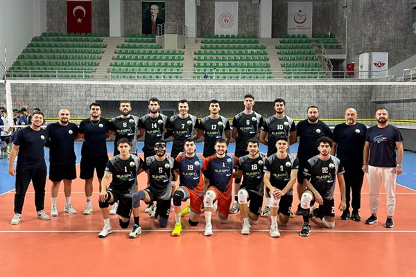 Osmangazi Belediyespor Erkek Voleybol Takımı, Fenerbahçe'yi mağlup etti<