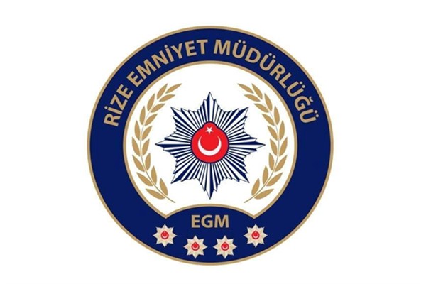 Bakırköy’de tahliye vaadiyle para isteyen 4 şüpheli suçüstü yakalandı