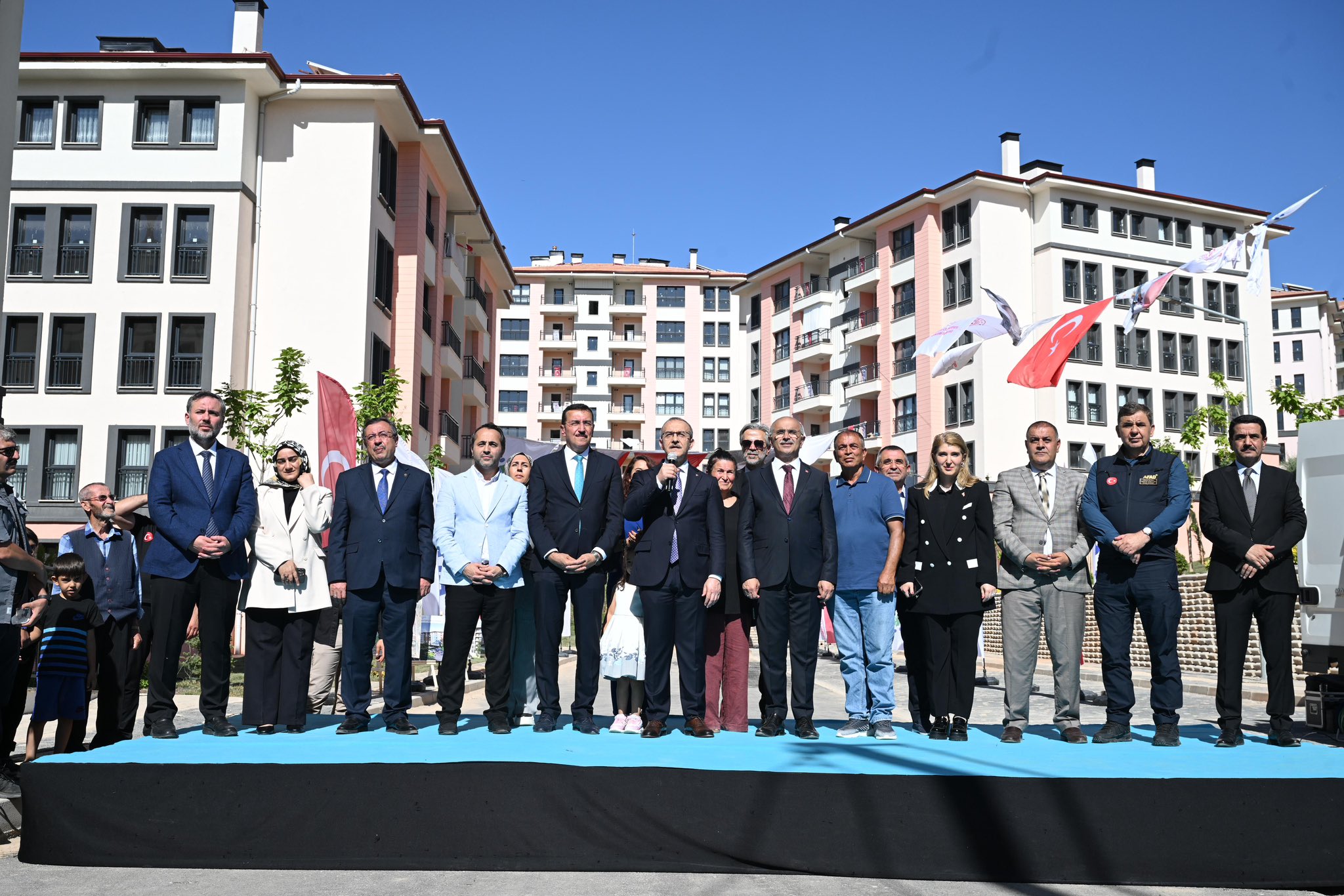 Malatya'da hak sahiplerinin konut ve işyerleri kura çekimi gerçekleştirildi<