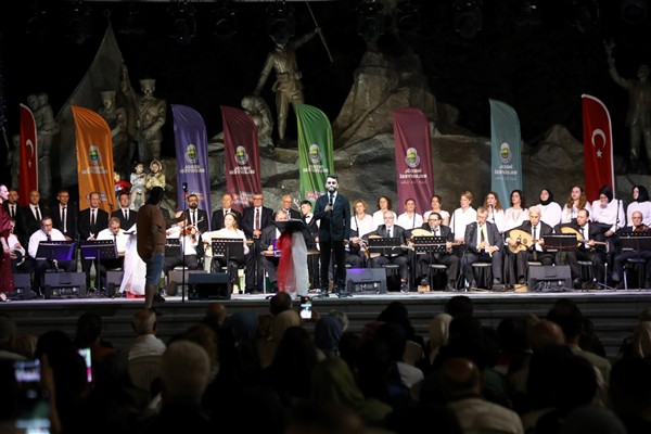İnegöl Belediyesi TSM Korosundan konser