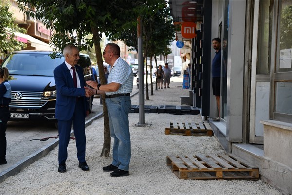 İsmet İnönü Caddesi’nde çalışmalar devam ediyor<