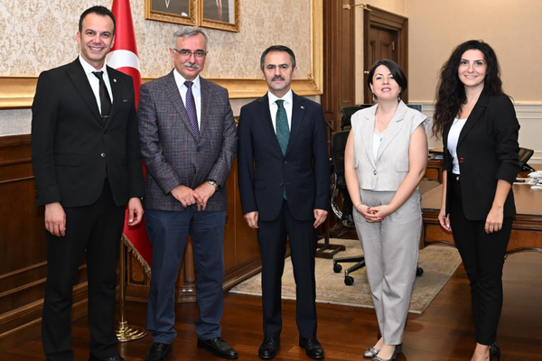 MBA Okulları yönetiminden Kocaeli Valisi Aktaş'a ziyaret