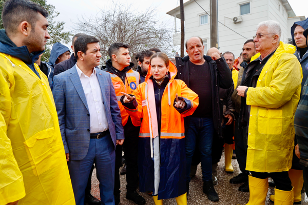 Başkan Vekili Özdemir: Tüm ekiplerimizle sahadayız