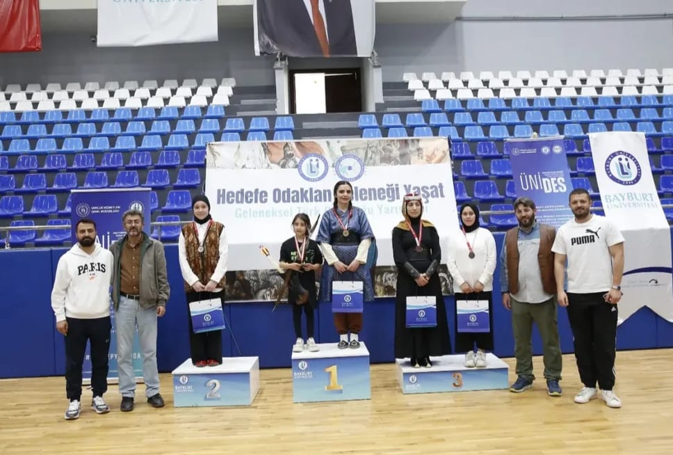 EBYÜ’lü okçular Türkiye ikincisi oldu<