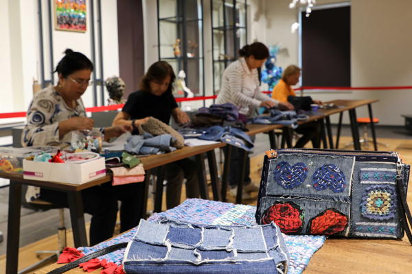 Antalya'da Eski Kıyafetlerle İleri Dönüşüm Atölyesi” düzenlendi<