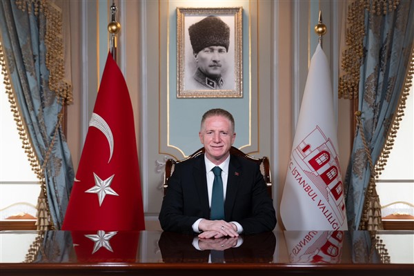 Vali Gül, ziyaretçilerini makamında ağırladı