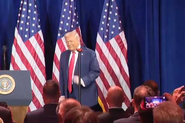  Trump'ın tehdidi: Grönland planına karşı çıkan ülkelere gümrük vergisi uygulanacak