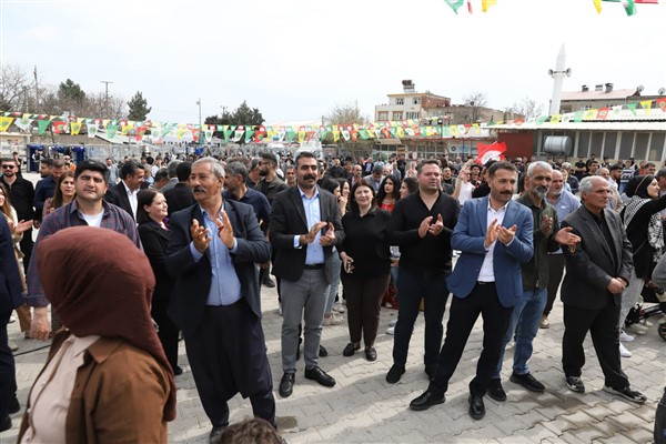 Eş Başkan Hatun, Ergani'de Nevruz kutlamasına katıldı<