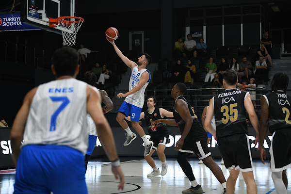 Çayırova Belediyesi Basketbol Takımı, PizzaBulls CO Basket’i yendi<