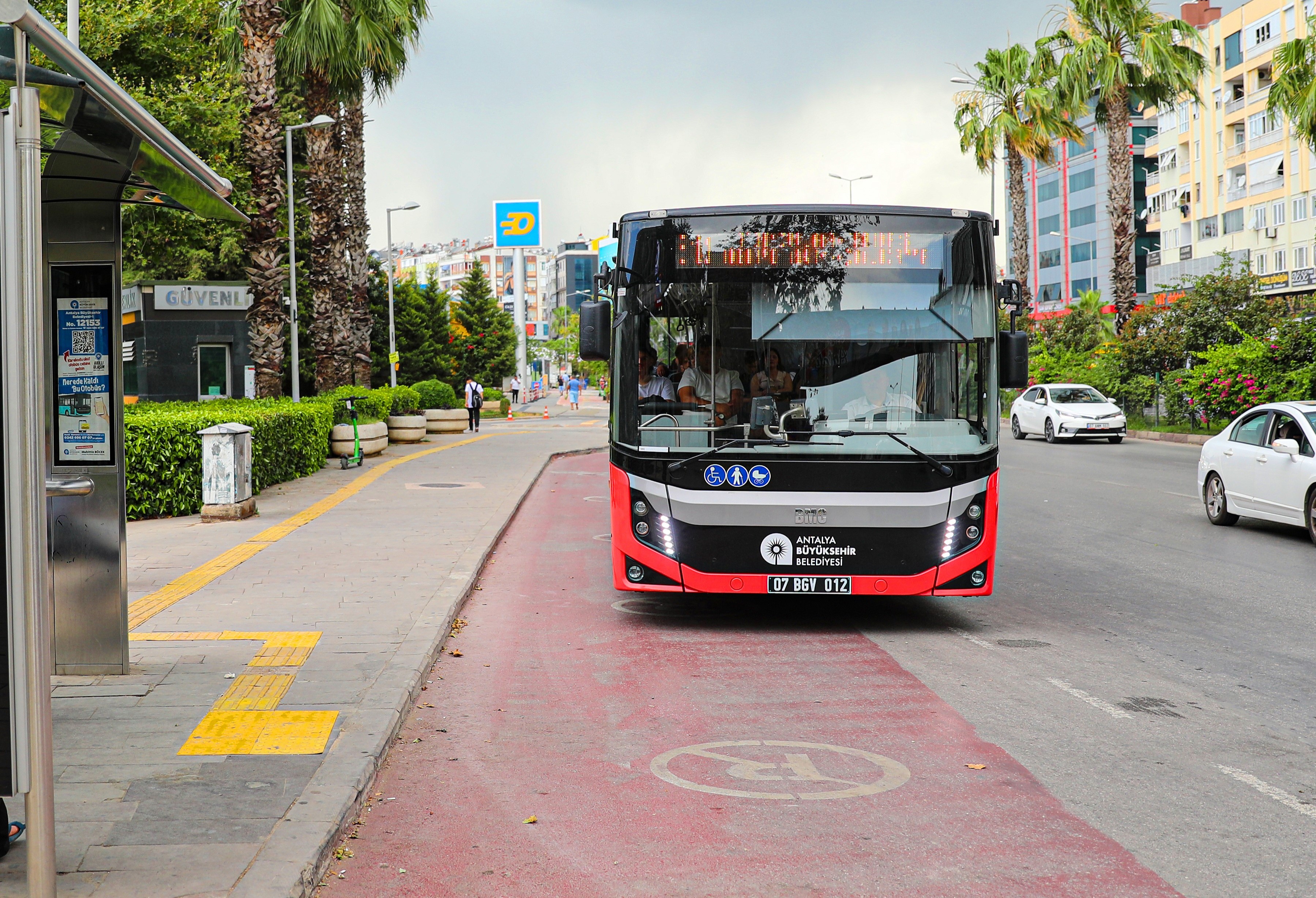Antalya Büyükşehir Belediyesi'ne ait toplu ulaşım araçları 19 Mayıs’ta ücretsiz<