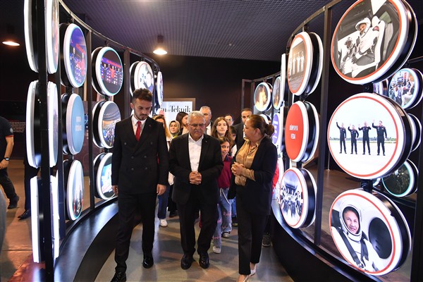 Başkan Büyükkılıç, Kayseri Bilim Merkezi’nde sergi açılışına katıldı<