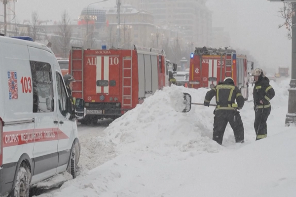Moskova’da iki yüzyılın en yoğun kar yağışı oldu<