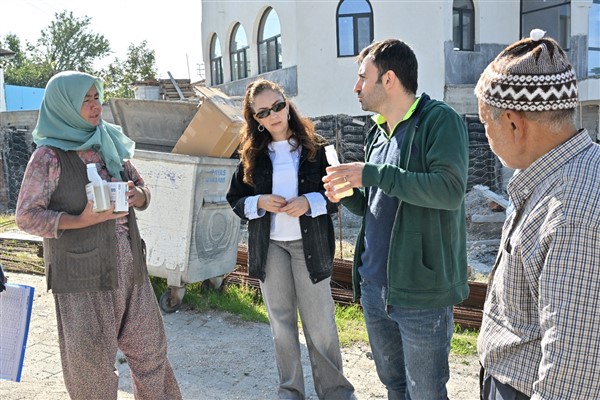 KKKA riskine karşı Büyükşehir’den Yuntdağı üreticilerine ilaç ve eğitim desteği<