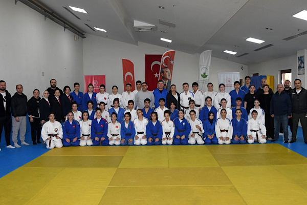 Osmangazili Judocular İl Birinciliğinde 16 madalya kazandı<