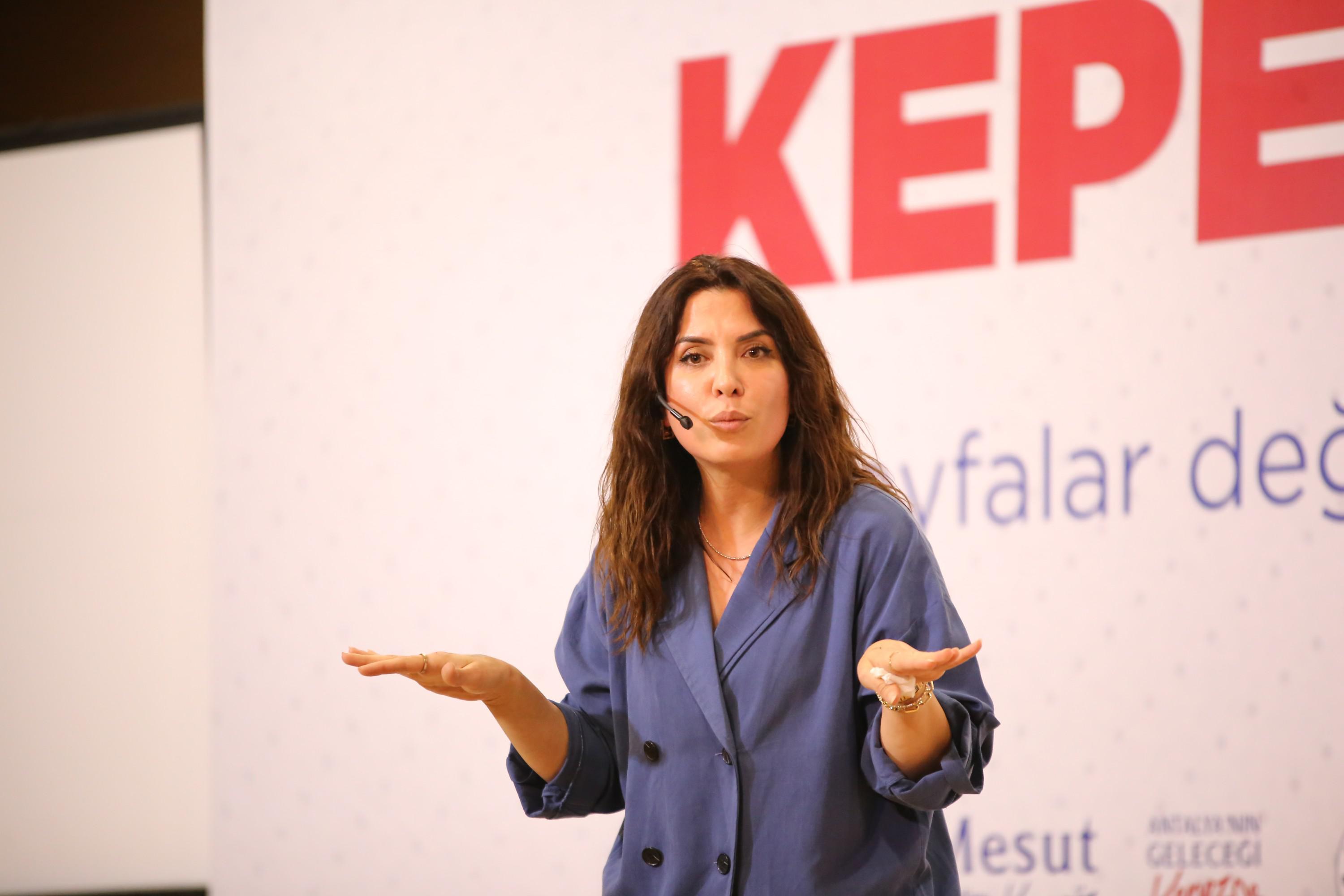 Kepez Kitap Fuarı’na eğitimci yazar Dilek Cesur katıldı<