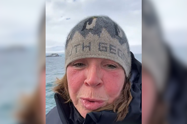 Antarktika'daki bir adada 65 yolcu, keşif gezisi sırasında  mahsur kaldı