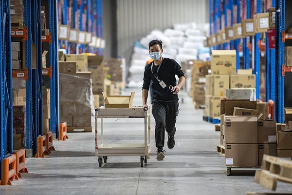 Çin’de çevrimiçi perakende satışlar yüzde 9,6 arttı<