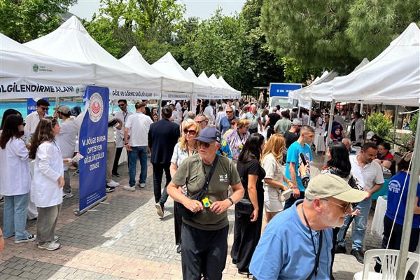 Bursa Büyükşehir'den ‘Sağlık Sokağı’nda ücretsiz sağlık hizmeti<