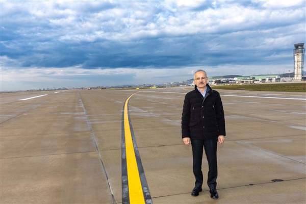 Bakan Uraloğlu, Uluslararası Denizci Kadınlar Günü'nü kutladı