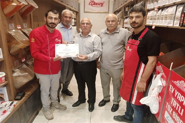 Eğitimlere katılan Şanlıurfalı esnaflara katılım belgesi verildi<