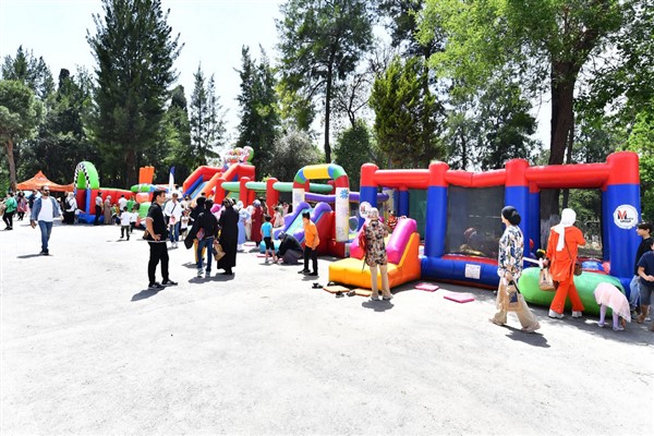 İzmir'i 19 Mayıs coşkusu sardı
