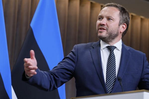 Tsahkna: Ukrayna'nın uzun menzilli saldırıları Rusya'nın savaş maliyetini artırıyor<