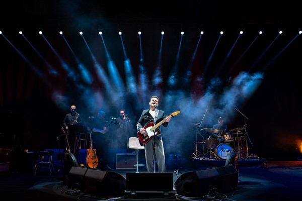 Nilüfer Belediyesi Caz Konserleri’nin kaanışını Kenan Doğulu yaptı