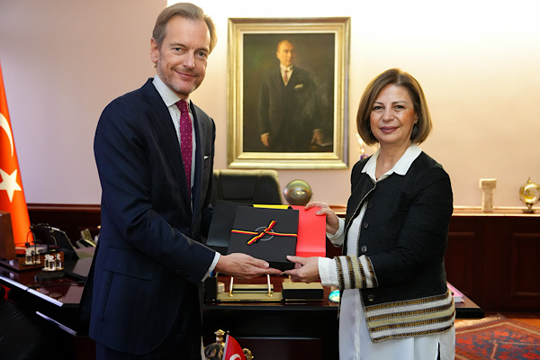 Büyükelçi Velde, Başkan Ünlüce’yi ziyaret etti<