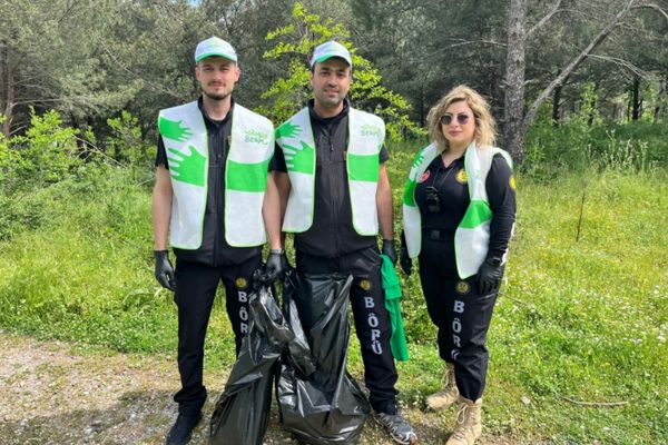 “Orman Benim” etkinliğinde çevre temizliği yapıldı<