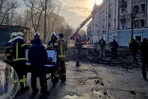 Kapsamlı drone saldırısı Kiev'i vurdu