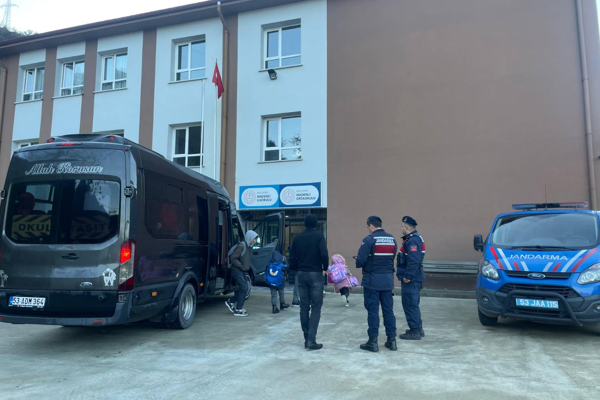 Rize'de okul ve çevrelerinde denetim