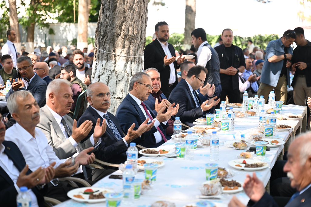 İş insanı Vahap Küçük vefatının yıl dönümünde dualarla anıldı  
