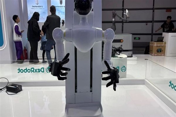 Dijital dünyanın son teknolojileri Wuzhen’da: Düşünce kontrollü sandalye sergilendi