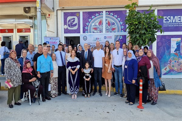 ESMEK ilçe sergileri sona erdi<