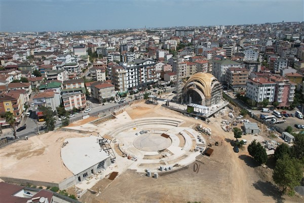  Çayırova Kent Meydanı’nda çalışmalar sürüyor<
