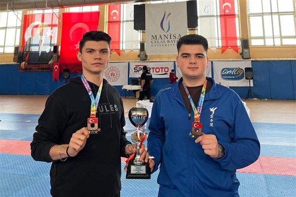 Yalova Belediyespor karatecilerinden madalya<