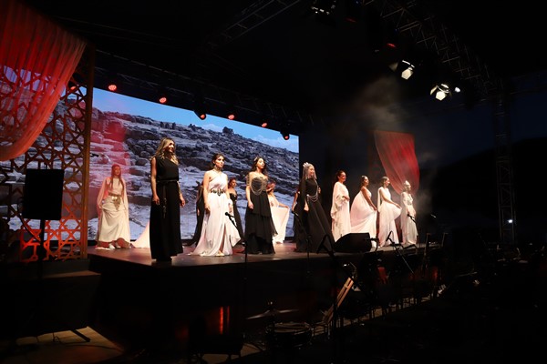 Eş Başkan Bucak, Anadolu Opera ve Bale Festivali'ne katıldı